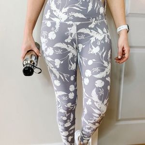 New Mono B Poppy Print Leggings